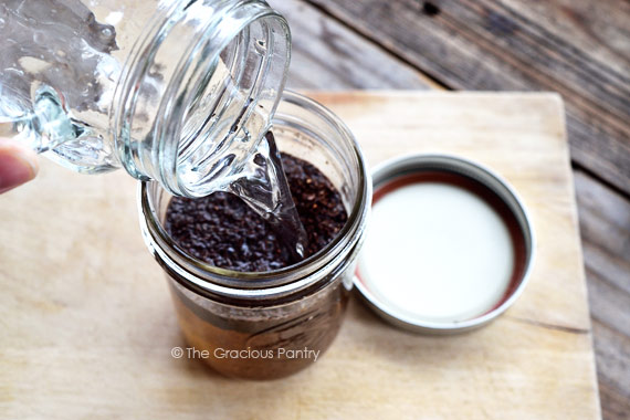 https://www.thegraciouspantry.com/wp-content/uploads/2016/06/cold-brew-coffee-ingredients-2-h-.jpg
