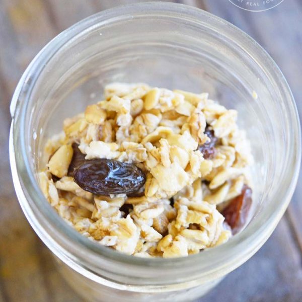 Oatmeal Cookie Overnight Oatmeal Recipe | The Gracious Pantry