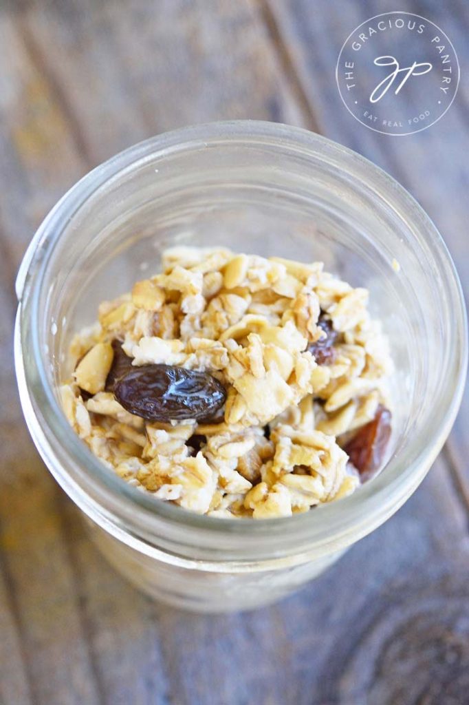Oatmeal Cookie Overnight Oatmeal Recipe | The Gracious Pantry